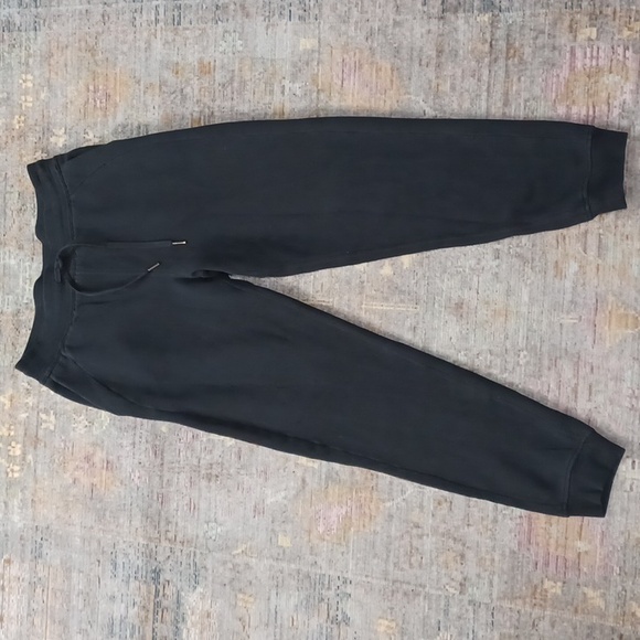 Lululemon Scuba Jogger - Picture 2 of 9